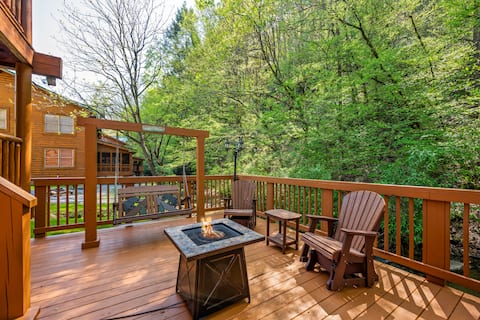 Creekside Getaway cabin in Pigeon Forge - Photo 5