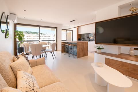 Top Airbnb: Luxurious 60m² apartment with sea and harbor view in Sainte Maxime