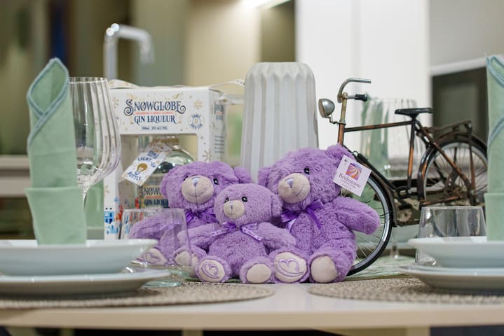 Luxury 2B2B in QueenWharf Casino | River View Room