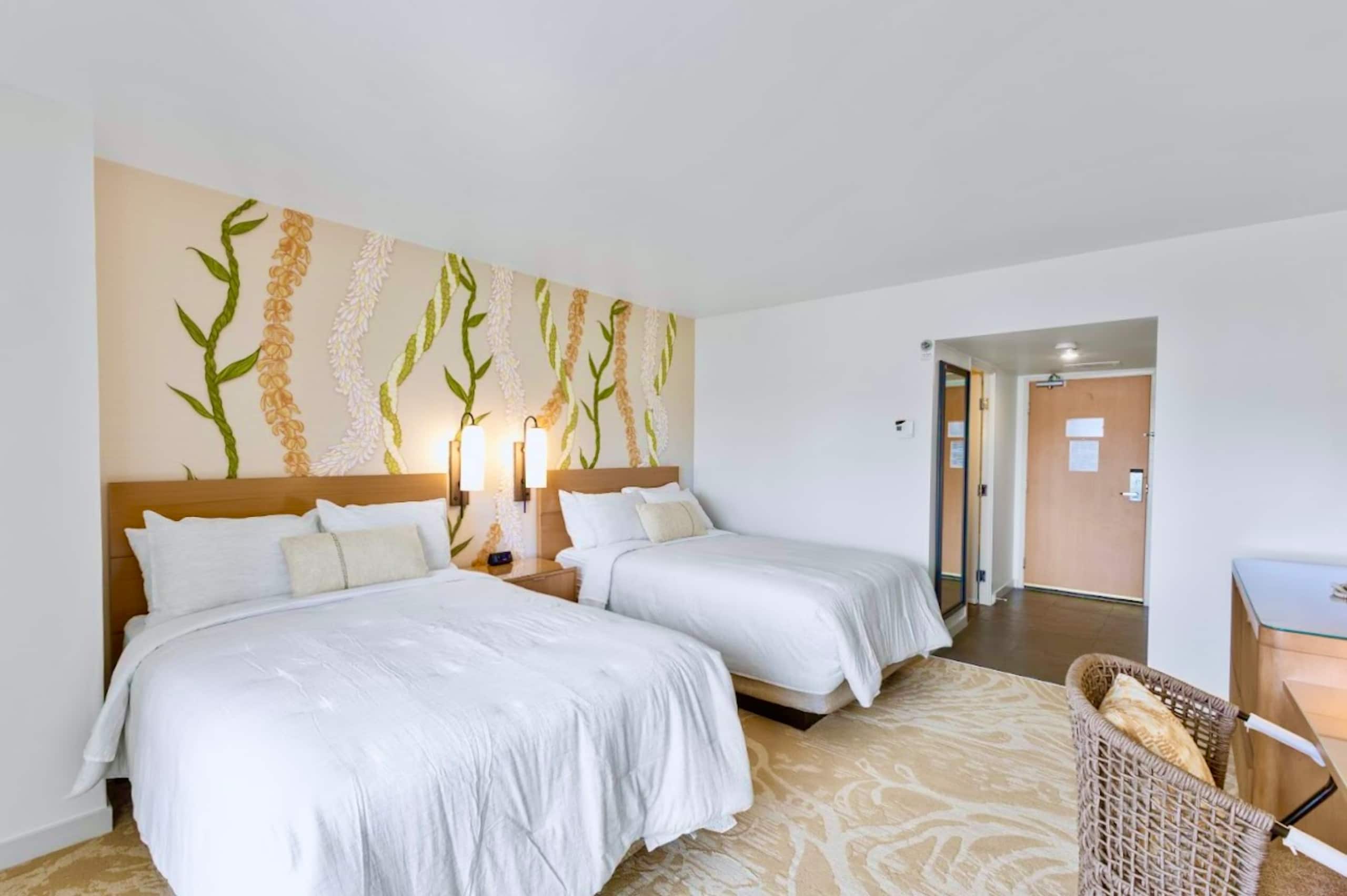 High FL-25th-Ala Moana Hotel Deluxe Double Room~ - Image 7
