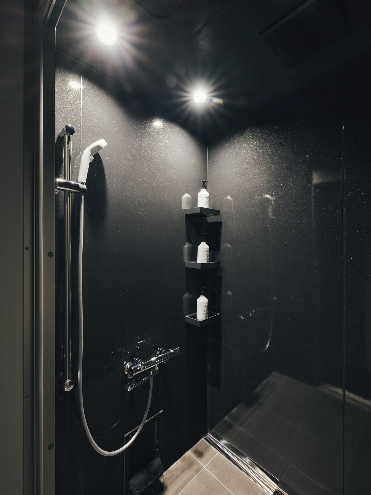 新宿・渋谷直通！下北沢駅徒歩5分/レコード有/キッチン・洗濯乾燥機付き/最大6名/41㎡ - 借りられるホテル - 世田谷区、東京都、日本 -  Airbnb