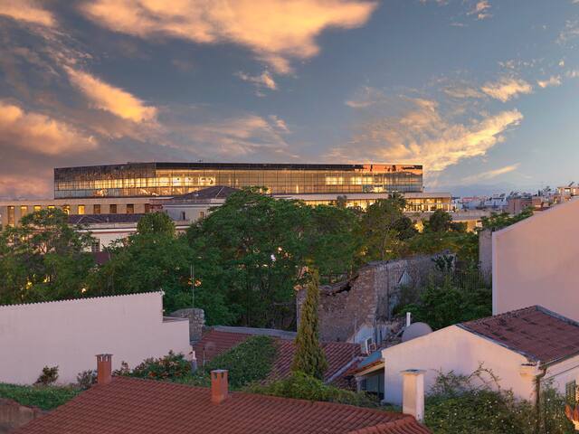 NEW!The Acropolis Window in Plaka-Deluxe Apartment gallery image 5