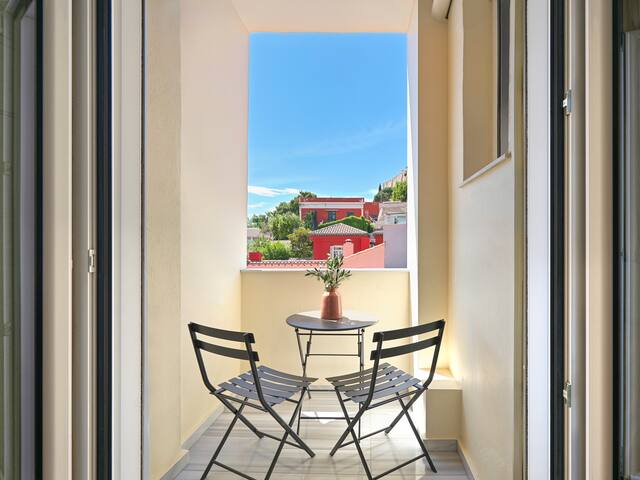NEW!The Acropolis Window in Plaka-Luxury Apartment gallery image 5