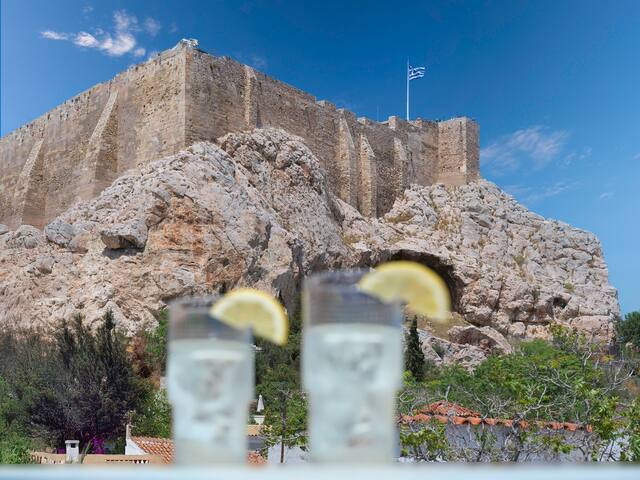 NEW! The Acropolis Window – Luxury Plaka Residence gallery image 3