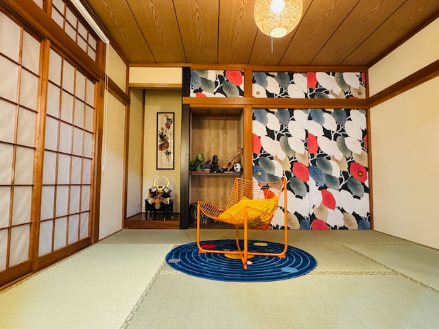 4寝室100㎡/駅から7分/スカイツリー/浅草迄電車10分、トイレ・シャワー二つ、家庭グループ向け