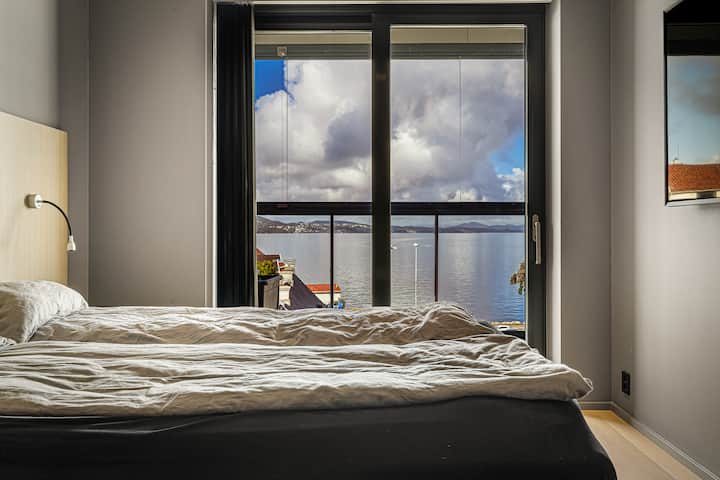 - Tres dormitorios con hermosas vistas -