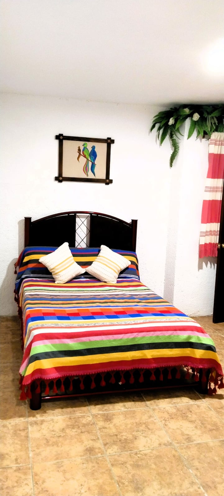 ห้องคานาดาตั้งอยู่ที่ชั้นแรกของที่พัก มีห้องน้ำในตัวและเตียงคู่