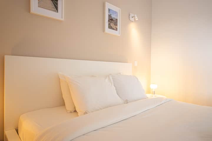 Bed details