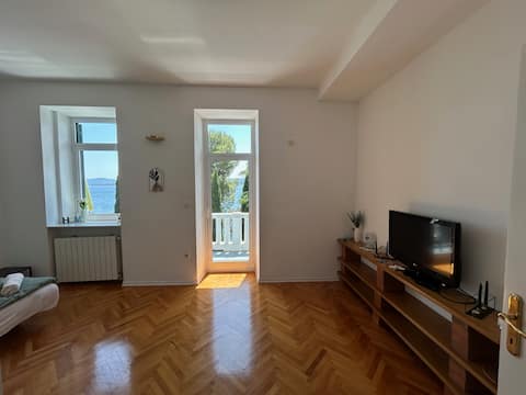 Top performing Airbnb: Charming Villa Apartment – Few steps from the Sea in Dramalj