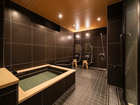 Private Sauna & Gym | Spacious 129 m² 3BR | Free Parking | Maximum 8 Guests | Optional Pick-up/Drop-
