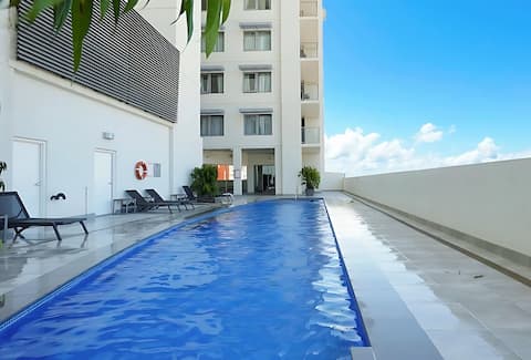 Harbour Hush—Poolside Central Base near Waterfront