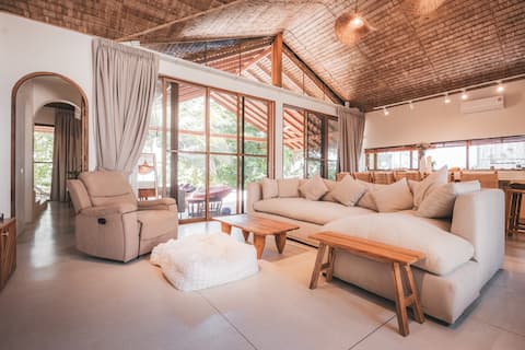 Villa Komerabi - Lonely Beach Luxury Villas