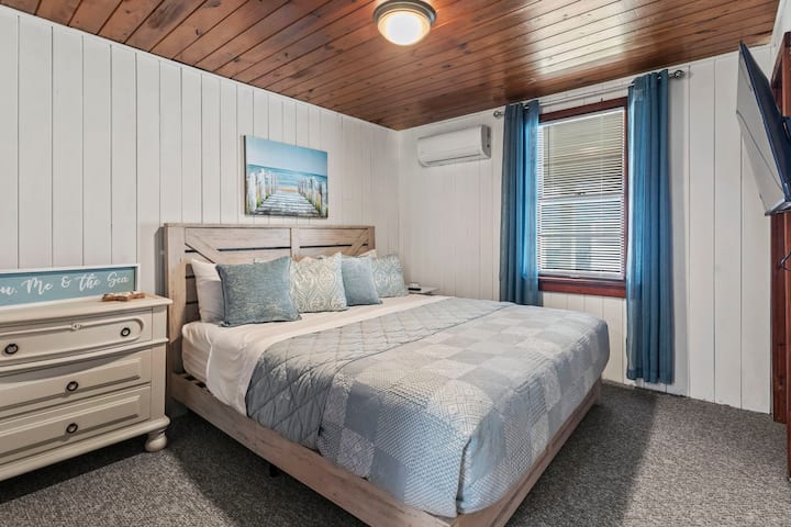 מיטת קינג סייז ונעימה! טלוויזיה חכמה 42 אינץ' מוכנה