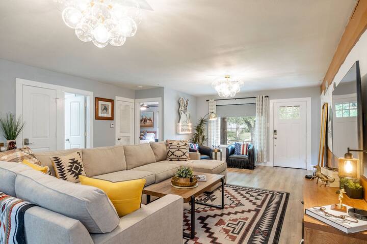 NEW! Desperado’s Casita FW Stockyards-Cowboy Pool! gallery image 5