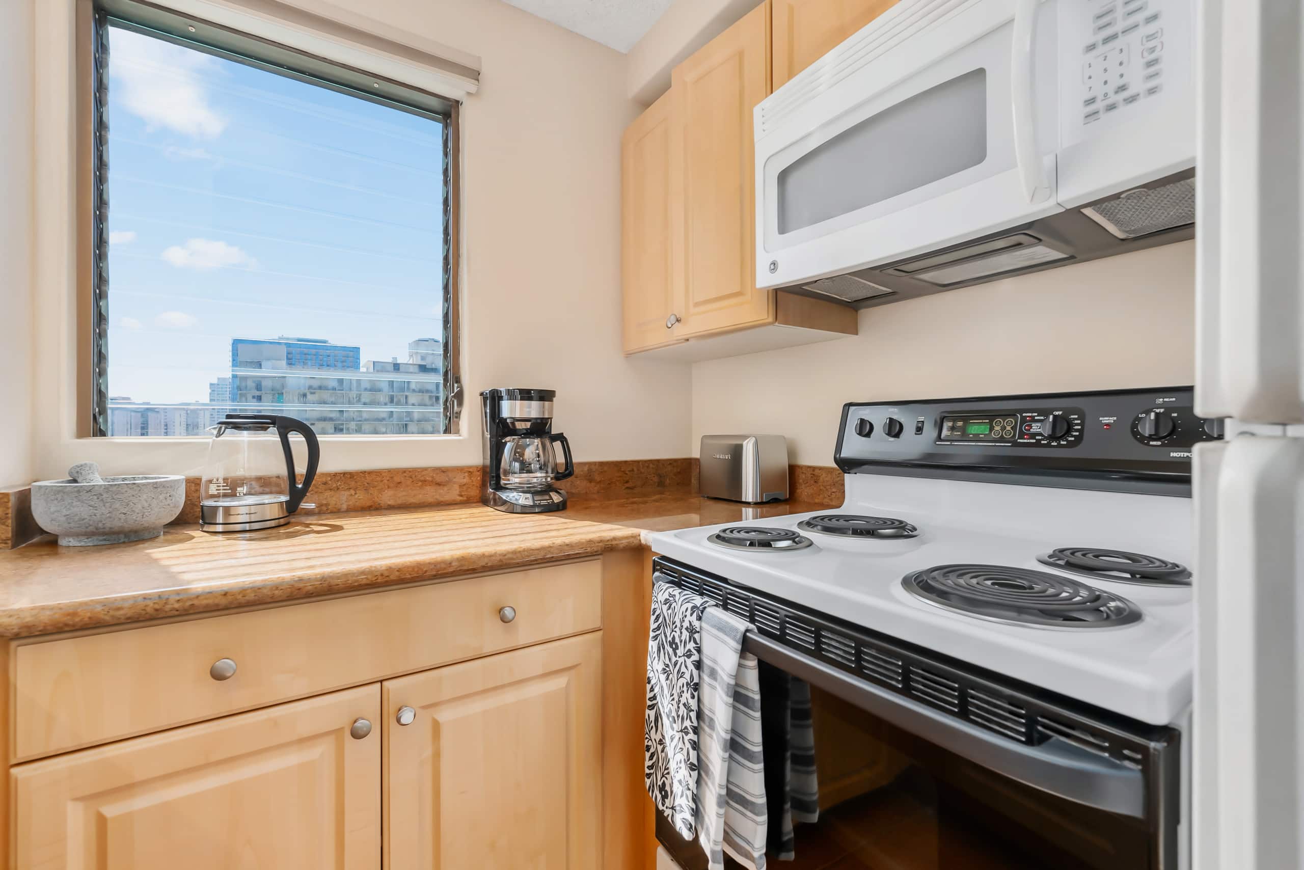 Ao + Parking + Views + Pool + Spacious + Balcony - Photo 9
