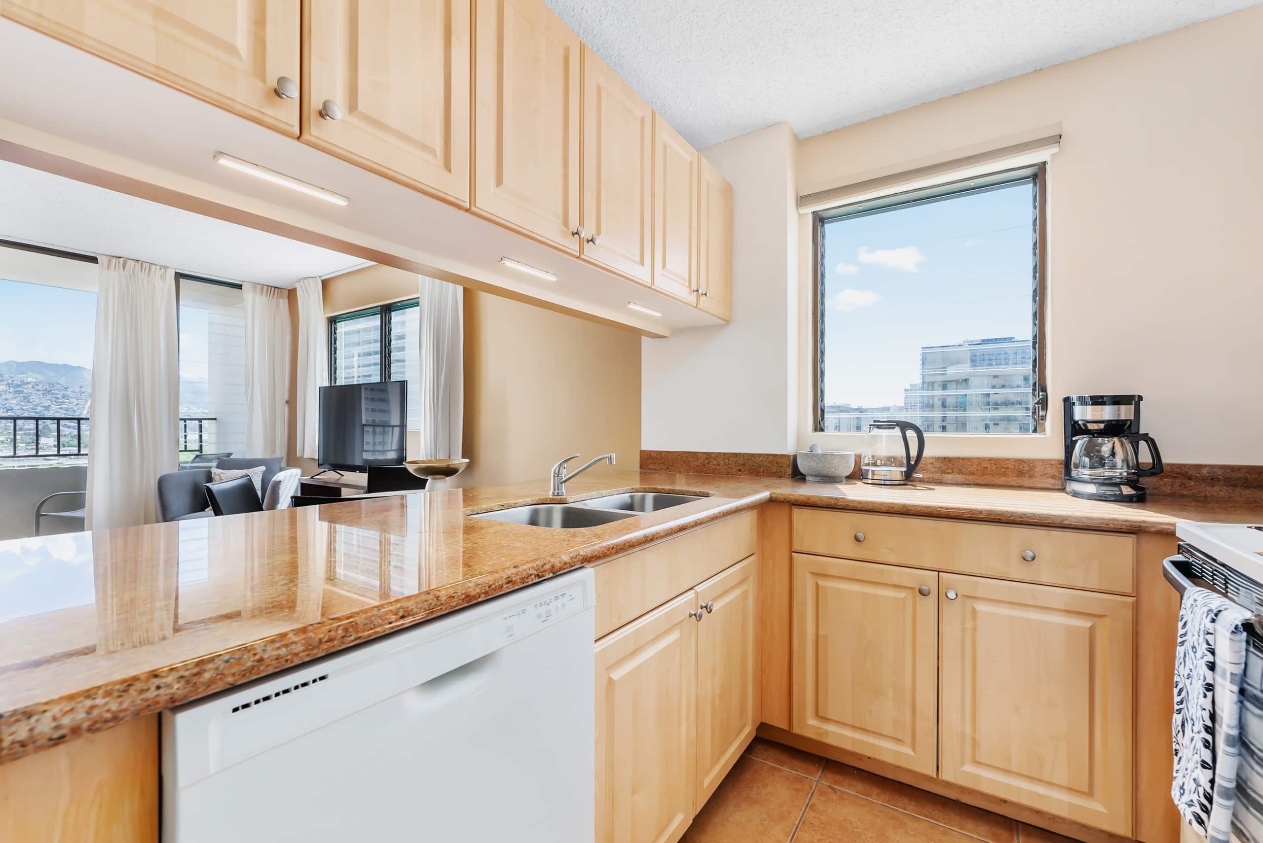 Ao + Parking + Views + Pool + Spacious + Balcony - Photo 13