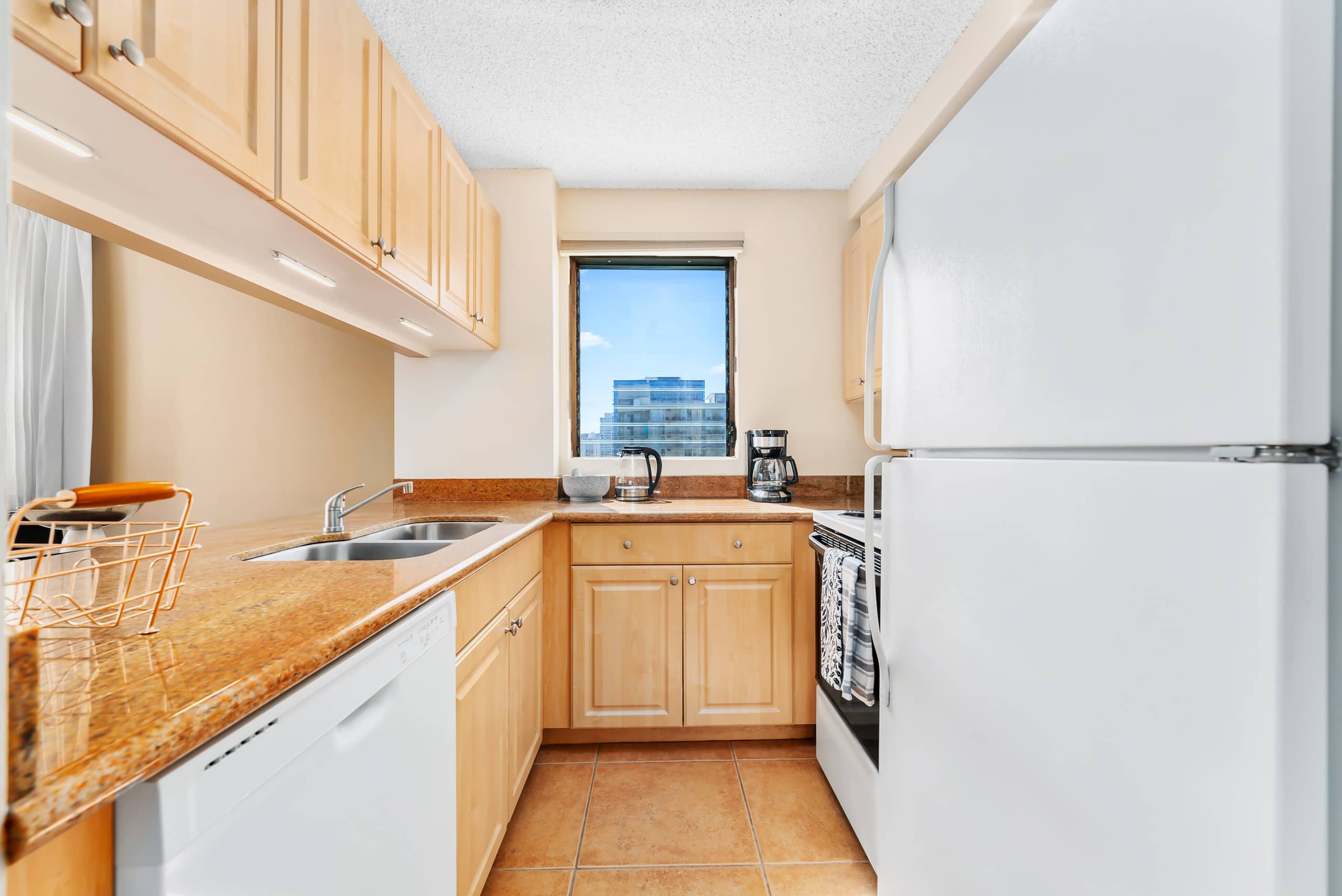 Ao + Parking + Views + Pool + Spacious + Balcony - Photo 12