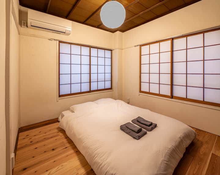  Kitanda cha mtindo wa Magharibi