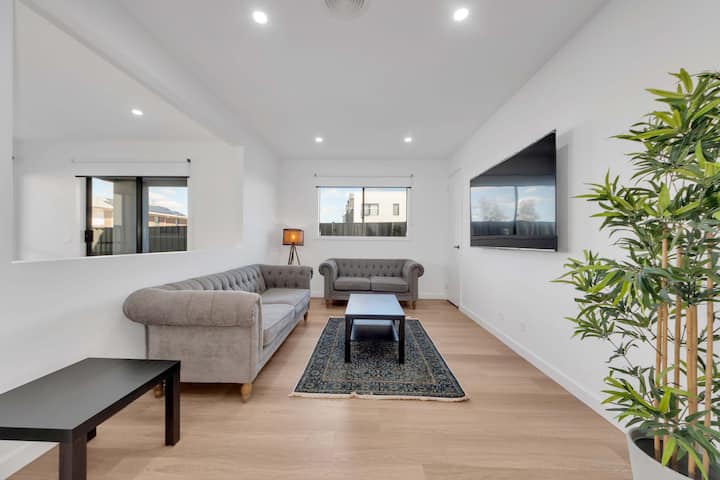 Spacious 5br Luxury Getaway In Truganina - Melton