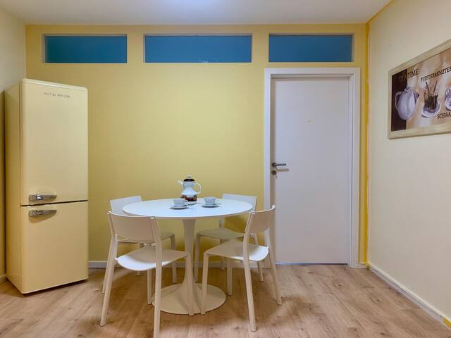 Centrally-located apartment with free parking spot gallery image 2