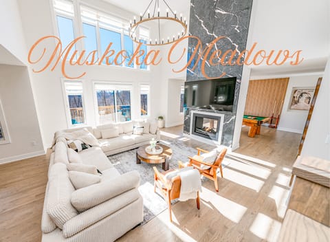 HotTub PoolTableFireplace KingBeds3Acres DwytBeach