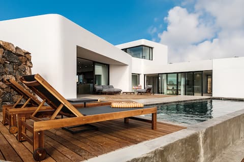 Villa Simone - 5 bedrooms - Heated pool