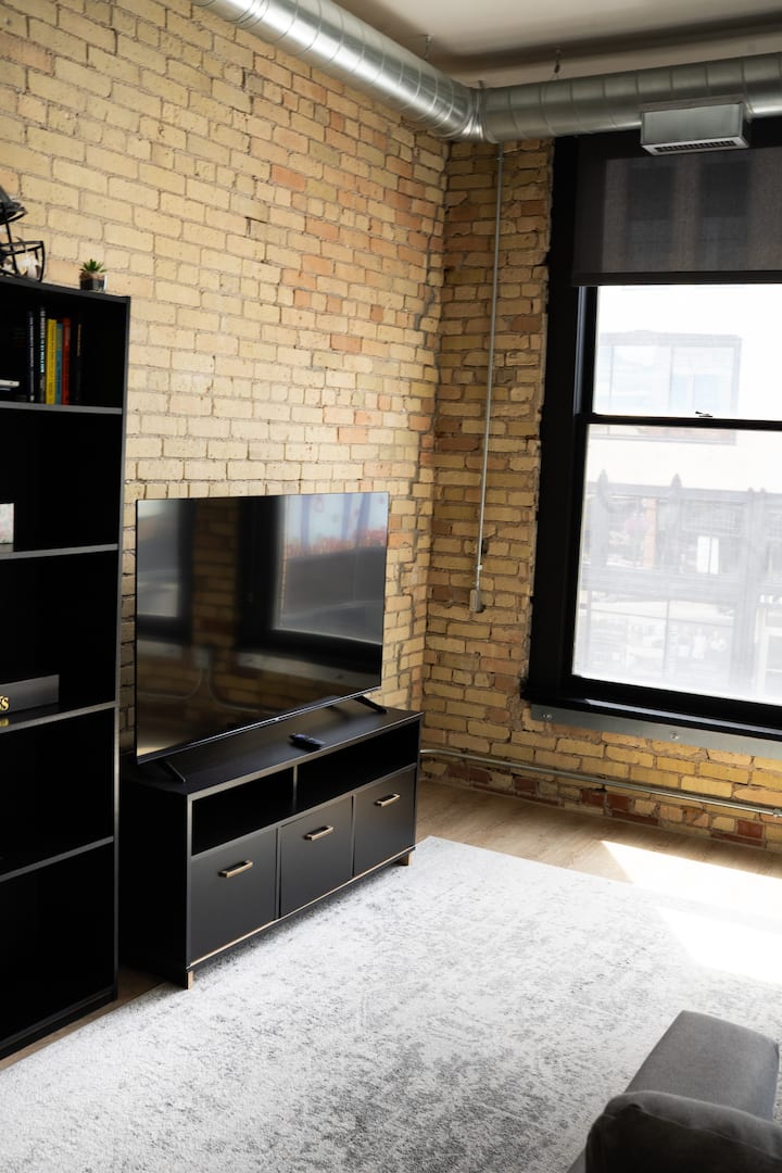 Modern Downtown Stay - Fargo, ND
