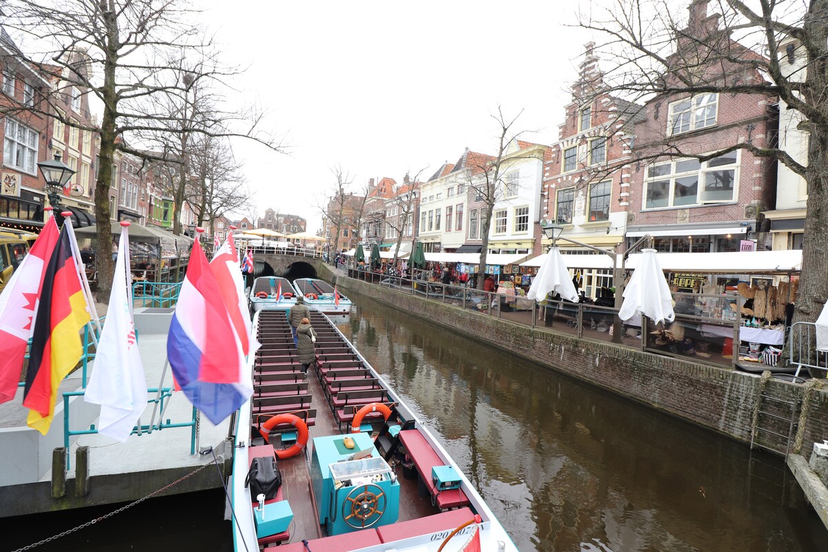 Rondvaartboot op de Mient in Alkmaar