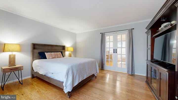 Спалня 2 - двойно легло (1 - ви етаж - извън кухнята)