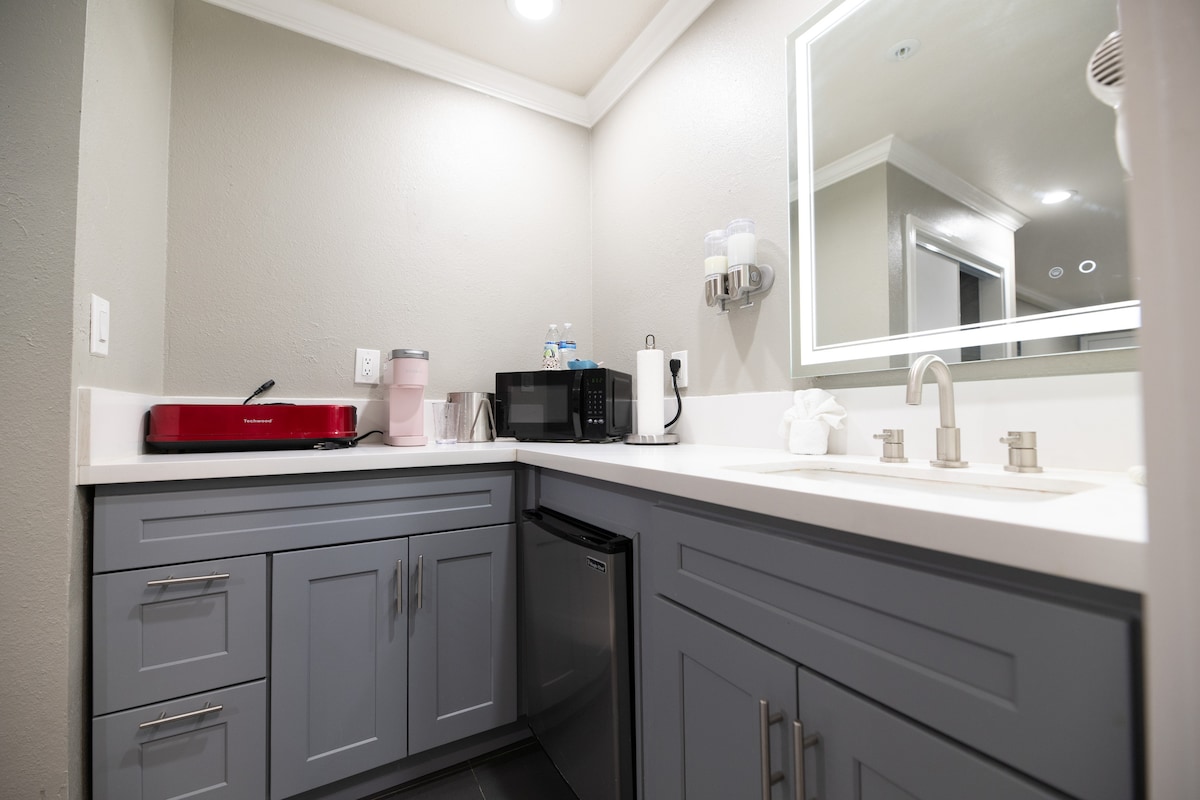 SGV+Disney+Rose Bowl • Quadruple Rm near DTLA - Hotels for Rent in Alhambra,  California, United States - Airbnb