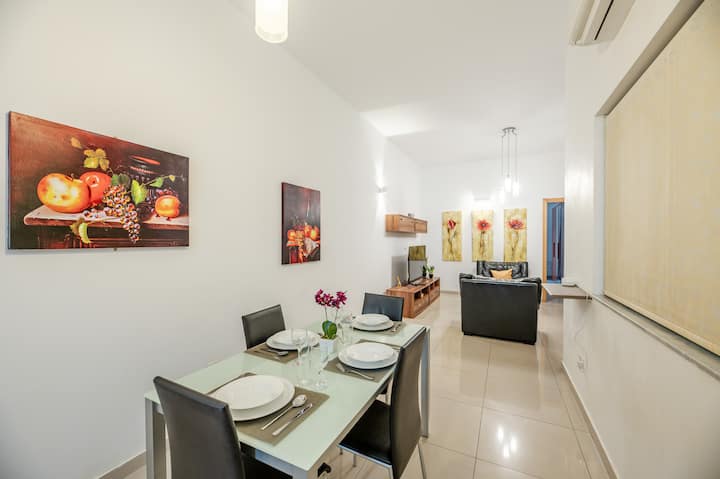 V86 - Sea Blue Mist - Central Sliema Apt 4 - Malte