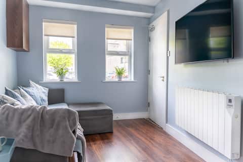 Cozy Townhouse in the Heart of Historical Ennis