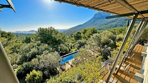 “Vespera” 10 people, swimming pool, Jacuzzi, pétanque, view