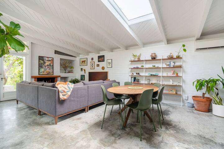 MidCentury Canyon Retreat Quick Walk To Beaches gallery image 3