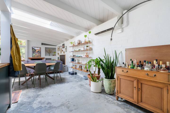 MidCentury Canyon Retreat Quick Walk To Beaches gallery image 2