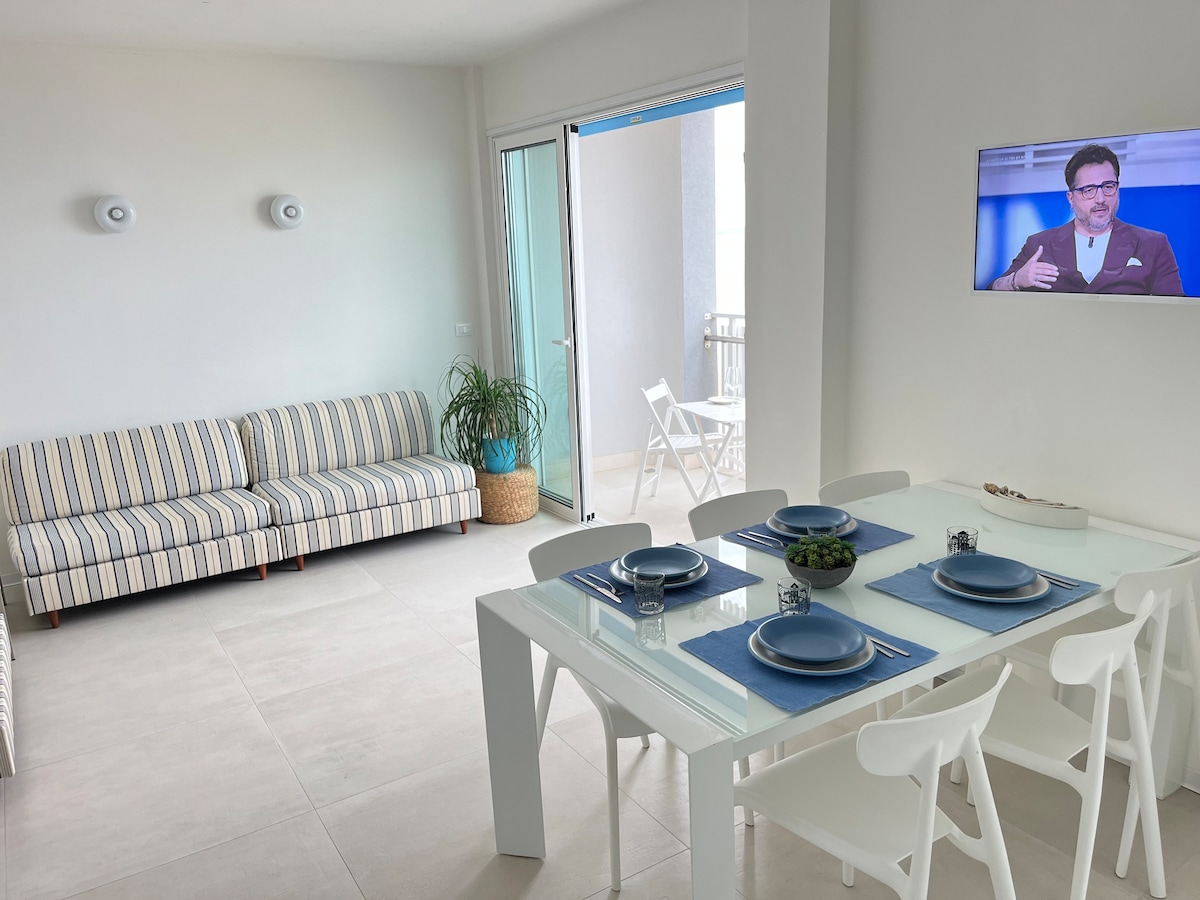 Successful Airbnb property: Beachfront, 10m from the beach, balcony, 8th floor, (P) in Lignano Sabbiadoro