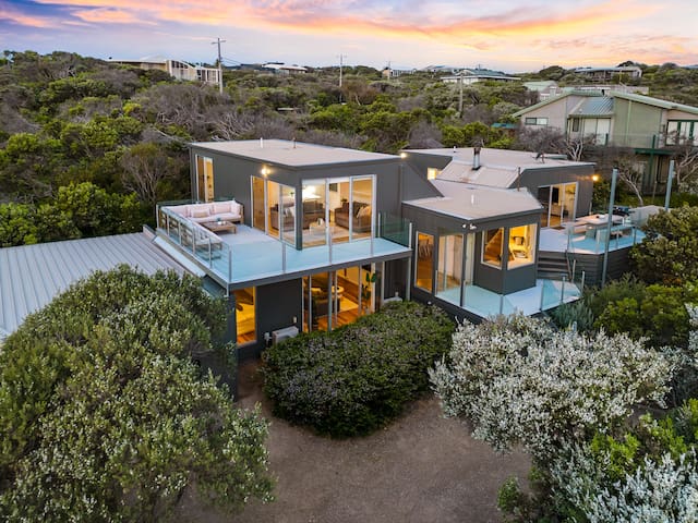 Nalu Retreat: Luxe Beach Escape Steps From Ocean