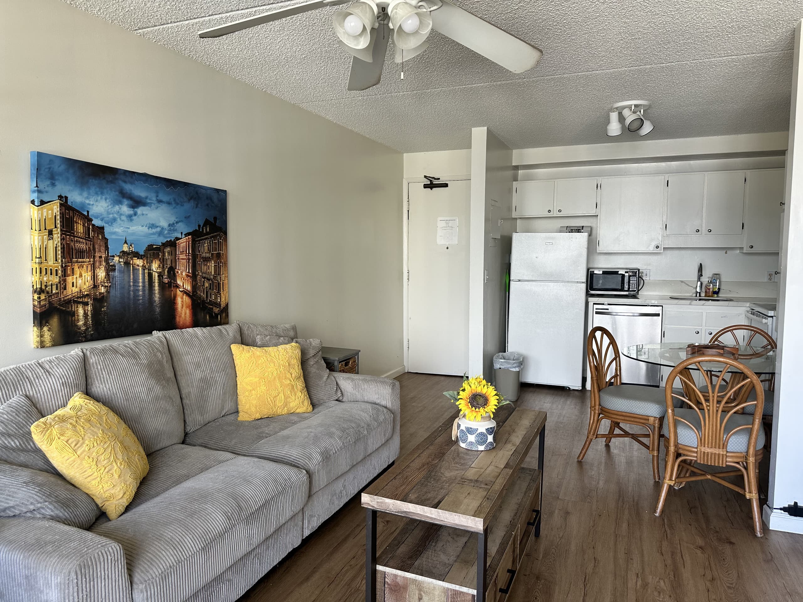 Hotel in Honolulu · ★4.09 · 1 bedroom · 2 beds · 1 private bath - Image 3