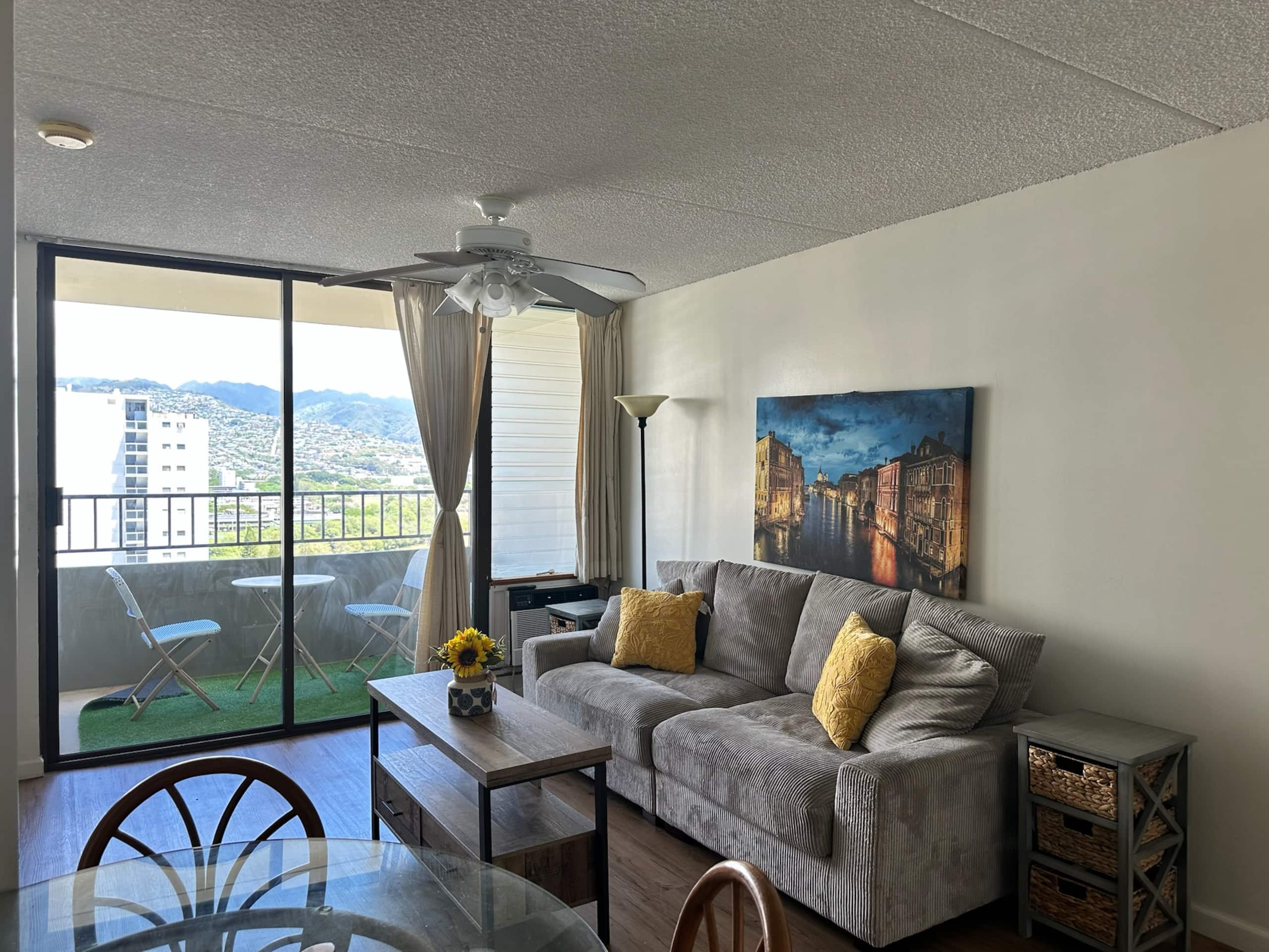 Hotel in Honolulu · ★4.09 · 1 bedroom · 2 beds · 1 private bath - Image 2