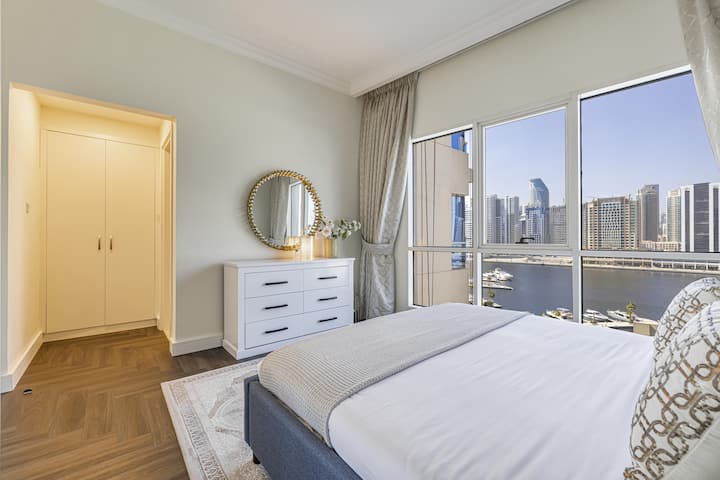 Master bedroom with Business Bay Canal view.