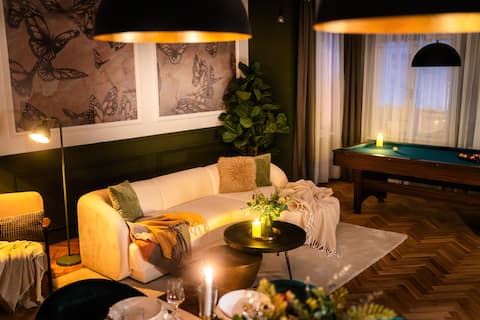 7BR+4.5Bath Palace near Museum + Pool