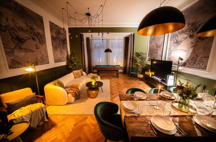 7BR+4.5Bath Palace near Museum + Pool gallery image 2