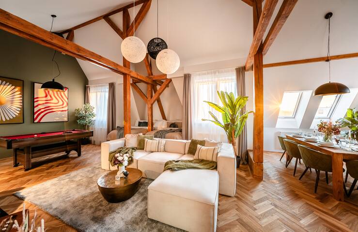 6BR+3.5Bath Prague Grand View + POOL table gallery image 2