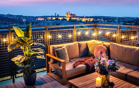 6BR+3.5Bath Prague Grand View + POOL table