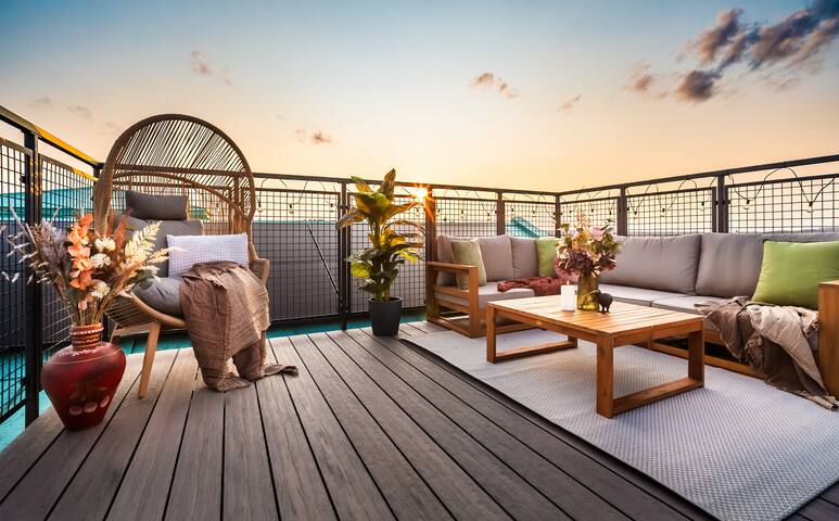 6BR+3.5Bath Prague Grand View + POOL table gallery image 4