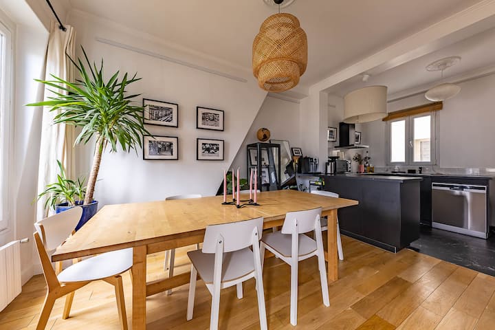 11e Topfloor 100m2 triplex 4 bedrooms Balcony View