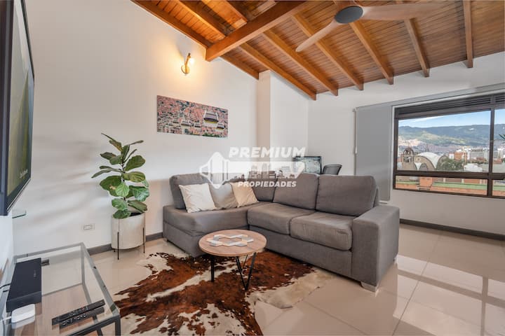 Cómodo Apto Con A/c Y Vista En La 70, Laureles - Medellín