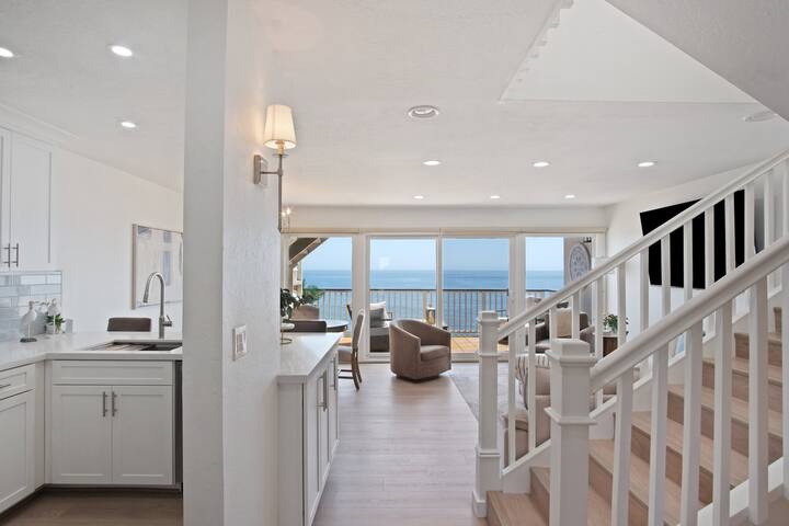 Elegant Oceanfront Condo 134 gallery image 4