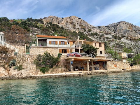 Holiday house 10m from the sea