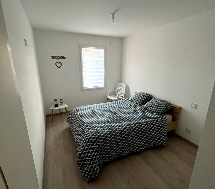 Slaapkamer met kleedruimte 